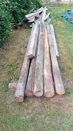 Vecchie travi strutturali di sezione.tonda