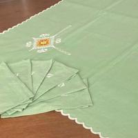 Tovaglia da the in lino+6 tovaglioli,ricamata mano