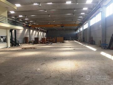 Immobile di 5300 m² con 4 locali a Acerra