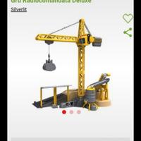 gru meccanica e mezzo di trasporto 