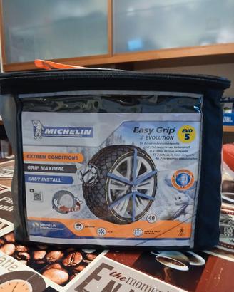 Kit sicurezza auto: catene neve + kit completo