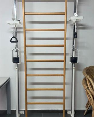 Spalliera Svedese in Legno con cavi e pesi.
