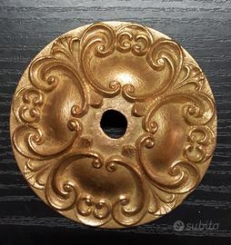 Antico rosone da lampadario