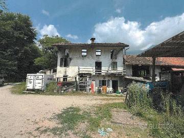 Immobile in asta di 1138 m² con 1 locale a Feltre
