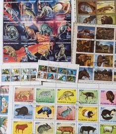 lotto 700 foglietti francobolli diversi differenti