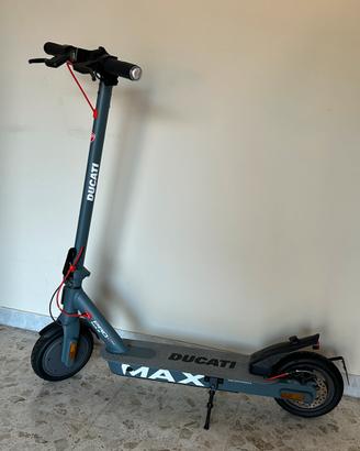 Monopattino elettrico Ducati Pro-I Evo Max