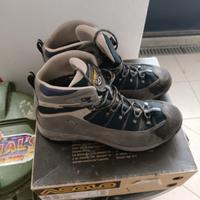 scarponi da montagna 