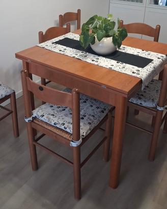 Tavolo 90x90 cm allungabile con 6 sedie in legno