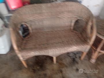 divanetto e tavolino in midollino/rattan