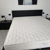 Gruppo letto nero laccato lucido