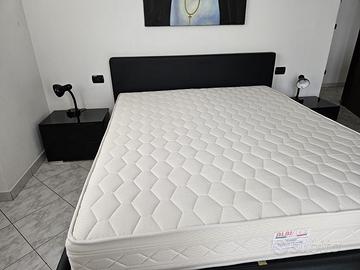 Gruppo letto nero laccato lucido