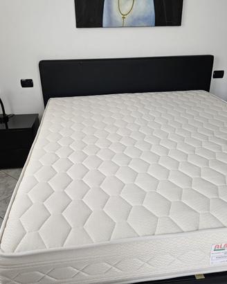 Gruppo letto nero laccato lucido