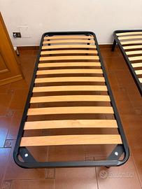 Rete singola con doghe e materasso