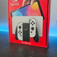 Nintendo Switch OLED con giochi 