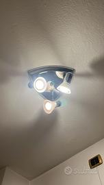Lampada da soffitto con tre faretti