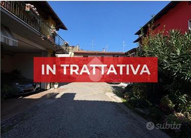 3 LOCALI A ADRO