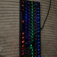 TASTIERA MECCANICA + Tappetino Gaming Razer
