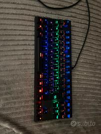 TASTIERA MECCANICA + Tappetino Gaming Razer