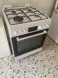 Cucina Beko con forno , acquistata a dicembre 2025