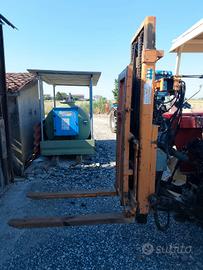 Elevatore idraulico per trattore (muletto)