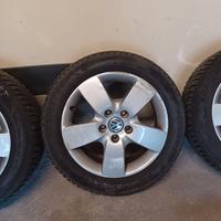 Cerchi in lega 16 pollici con gomme invernali
