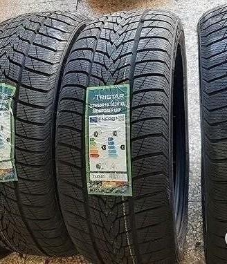 4 gomme nuove invernali 235 50 19