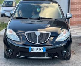 Lancia Ypsilon 1.3 MJT 105 CV Sport MomoDesign