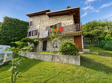 CASA SEMINDIPENDENTE A TEGLIO