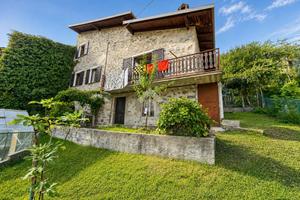 CASA SEMINDIPENDENTE A TEGLIO