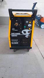 Saldatrice a filo continuo per carrozzeria