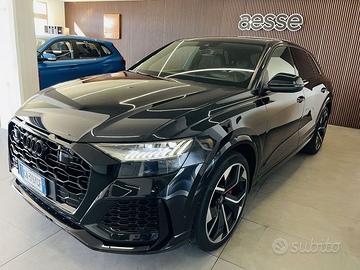 Audi Q8 RS TFSI V8 quattro tiptronic