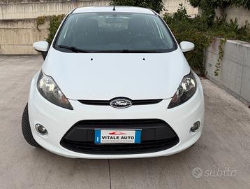 Ford Fiesta 1.4 TDCi 70CV 5 porte Titanium