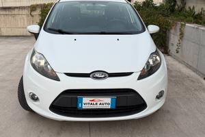 Ford Fiesta 1.4 TDCi 70CV 5 porte Titanium