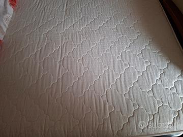 materasso  matrimoniale 