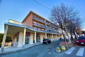 Locale commerciale adattato per pizzeria