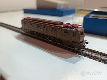 Scala N modello E428 statico