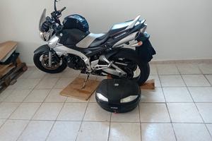 suzuki gsr 600 