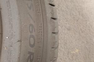 Gomme auto 215/60 R17
