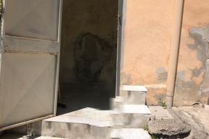 Locale asciutto e discreto