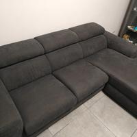 Divano angolare con penisola