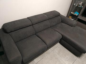 Divano angolare con penisola