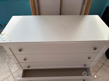 Cassettiera con specchio