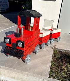 Trenino di legno per esterni
