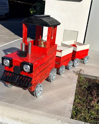 Trenino di legno per esterni