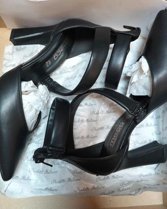 scarpe nuove ,mai usate