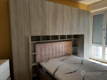 Camera da letto matrimoniale con cassettiera