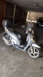 HONDA SH 125  + bauletto e parabrezza