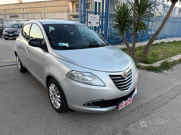 Lancia Ypsilon 1.2 benzina 69 cv 2011 105.000 km