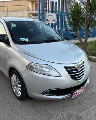 Lancia Ypsilon 1.2 benzina 69 cv 2011 105.000 km