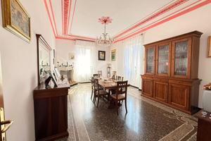 4 LOCALI A GENOVA